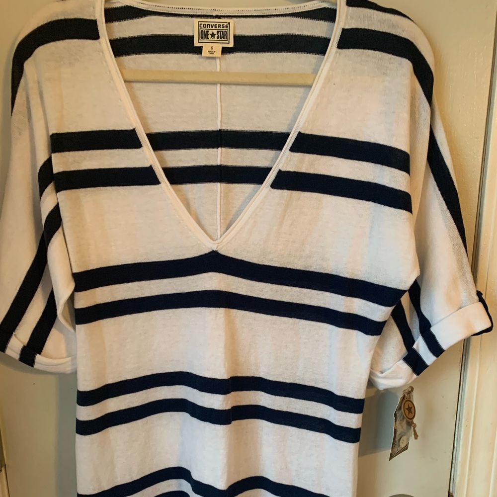 Converse zippy blue short sleeve oversized sweater top.